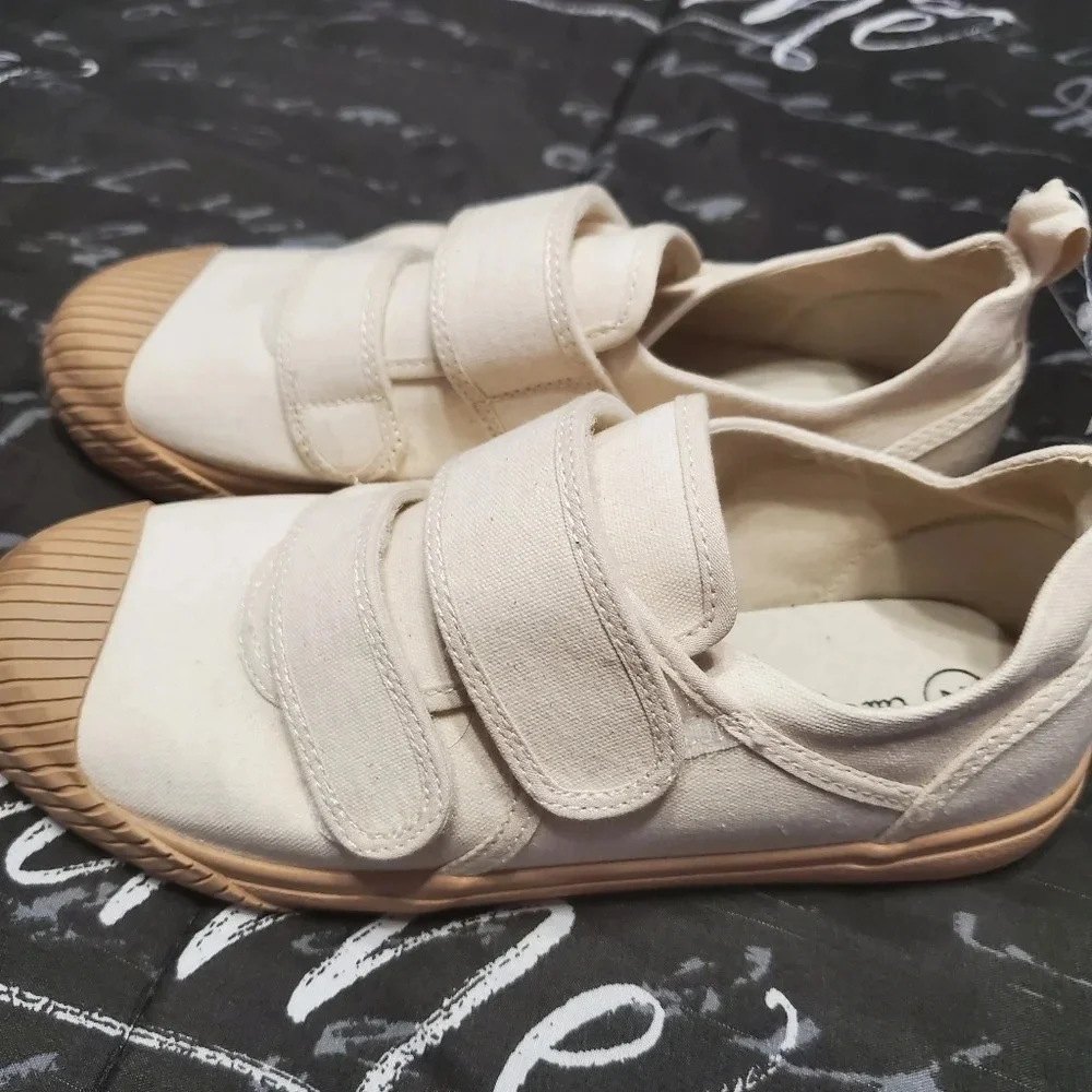 Cat & Jack Haven Sneakers Off White SZ 2